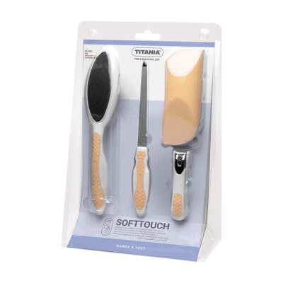 TITANIA SOFTTOUCH Set Pedicure est l'ensemble de pédicure parfait de la marque TITANIA , dans lequel vous trouverez tout ce dont vous avez besoin pour ajuster vos pieds. L'ensemble Softouch de haute qualité contient : coupe-ongles pointu pour un raccourcissement confortable des ongles, une lime en cuir durci double face qui lisse magnifiquement vos talons, une pierreponce fine une lime à ongles en saphir adaptée au traitement des ongles et sur les mains.